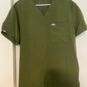 Figs Scrub top. Mens. Large. Leon. Olive. No stains, rips or signs of wear